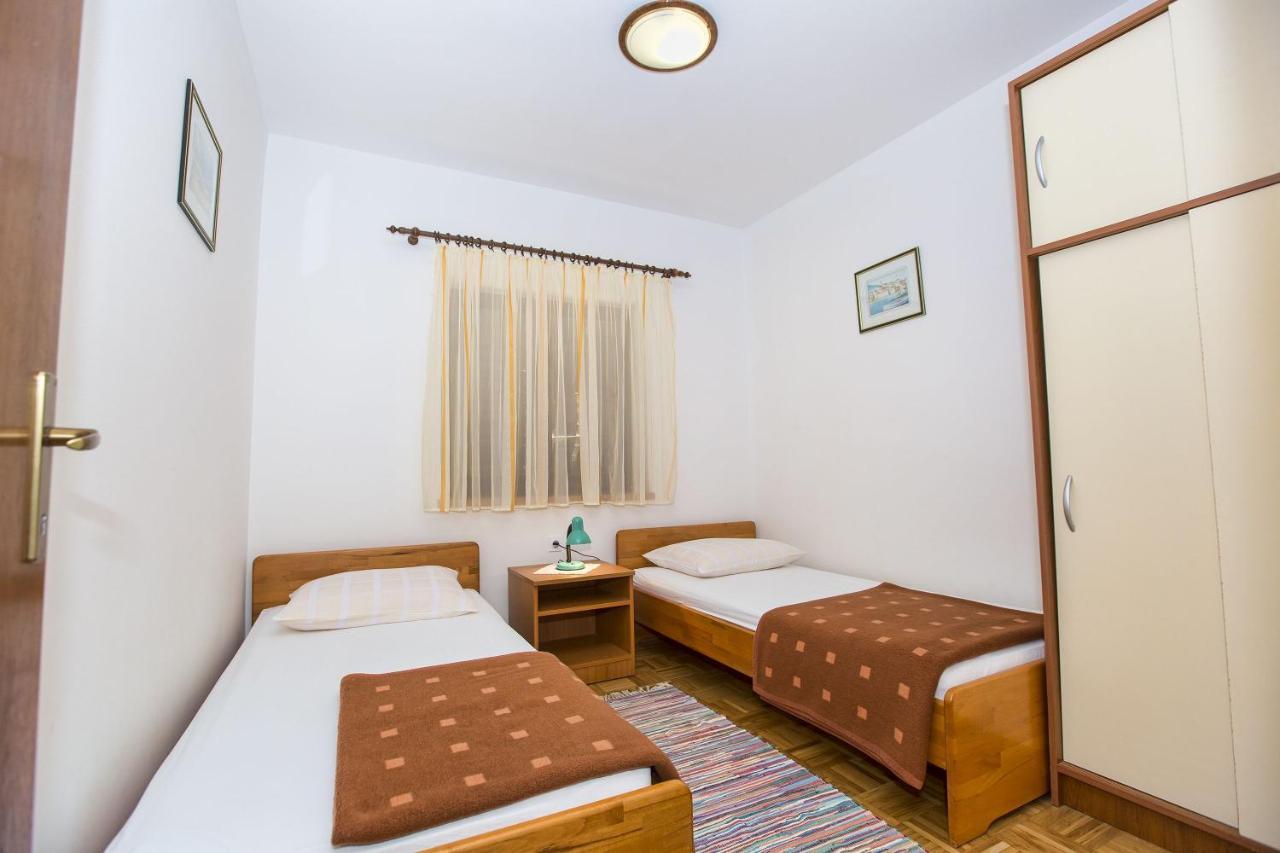 Apartmani Marijana Cesarica Bagian luar foto