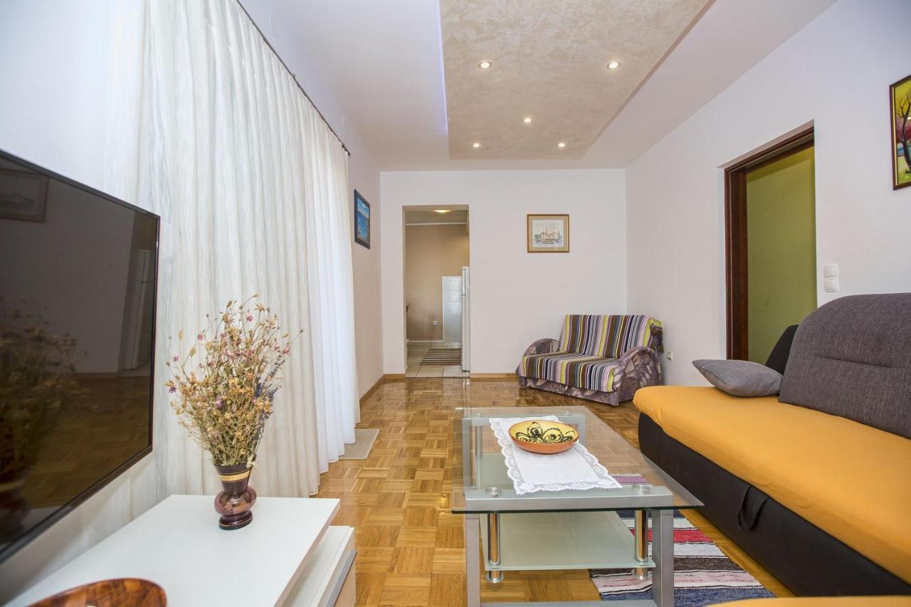Apartmani Marijana Cesarica Bagian luar foto