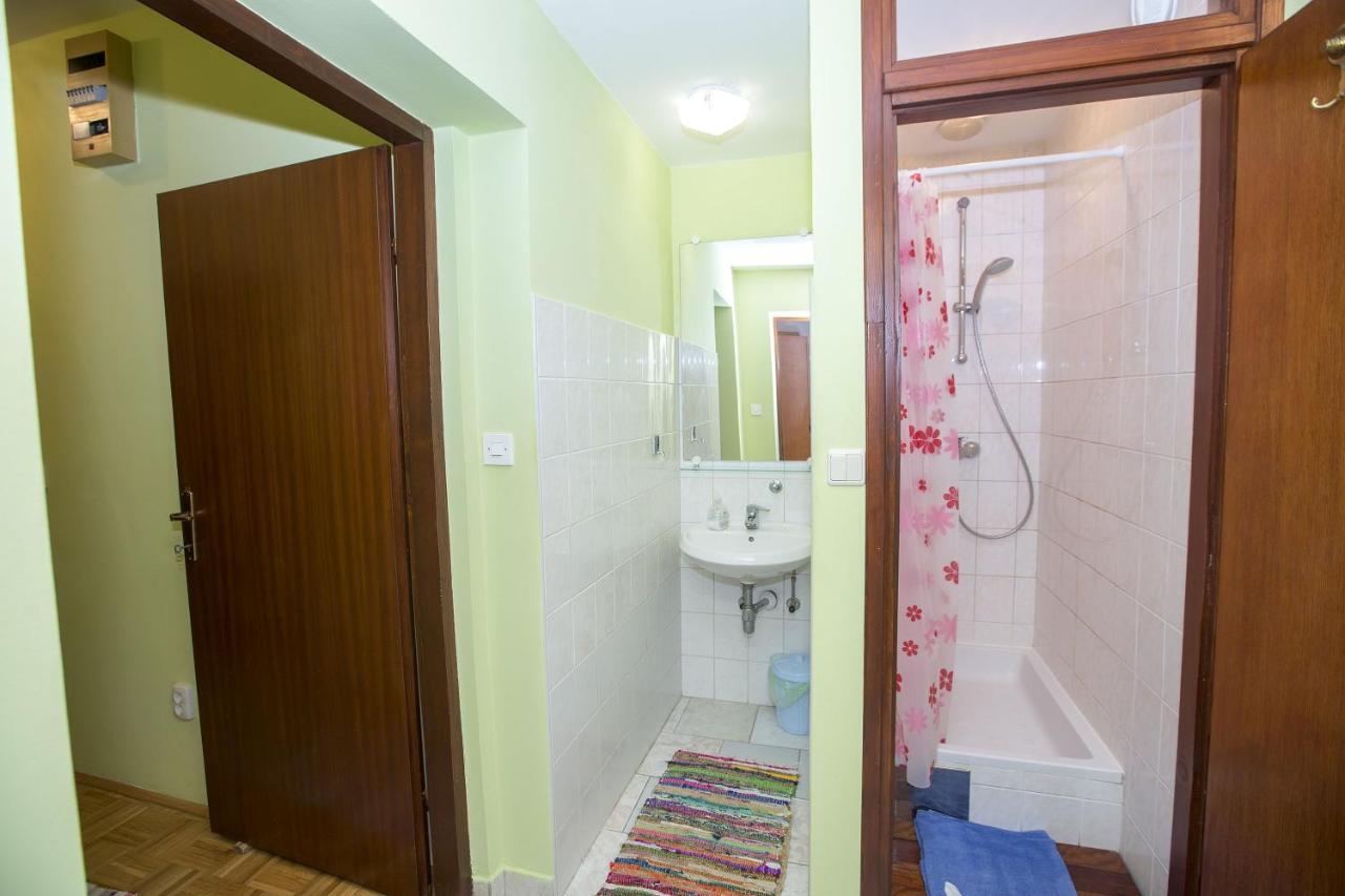 Apartmani Marijana Cesarica Bagian luar foto