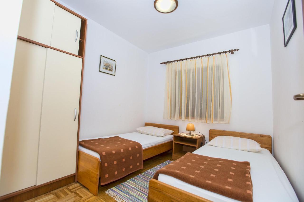 Apartmani Marijana Cesarica Bagian luar foto