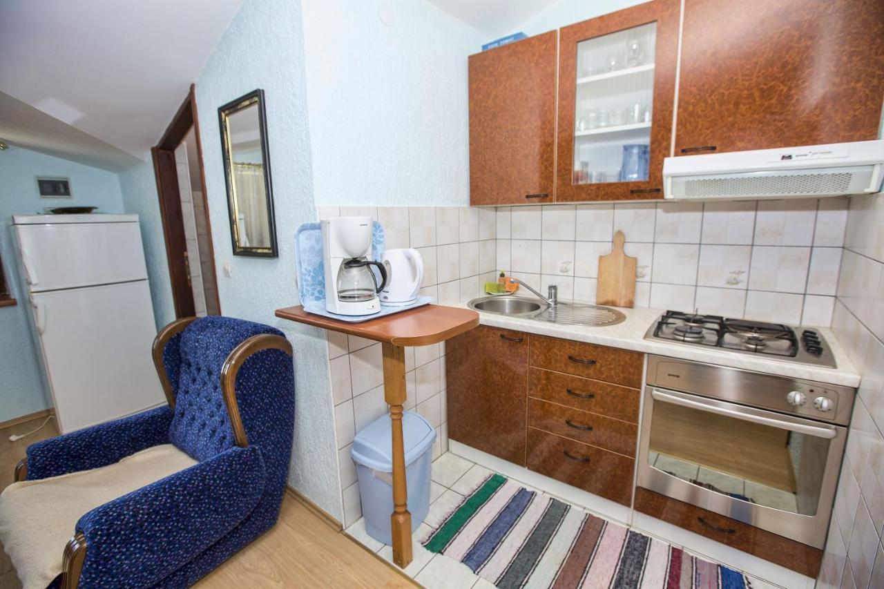 Apartmani Marijana Cesarica Bagian luar foto