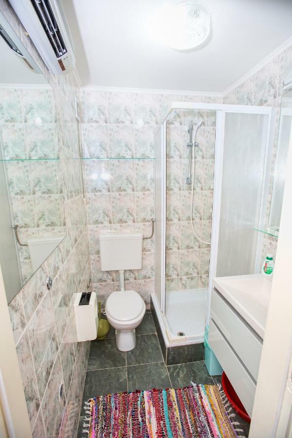Apartmani Marijana Cesarica Bagian luar foto
