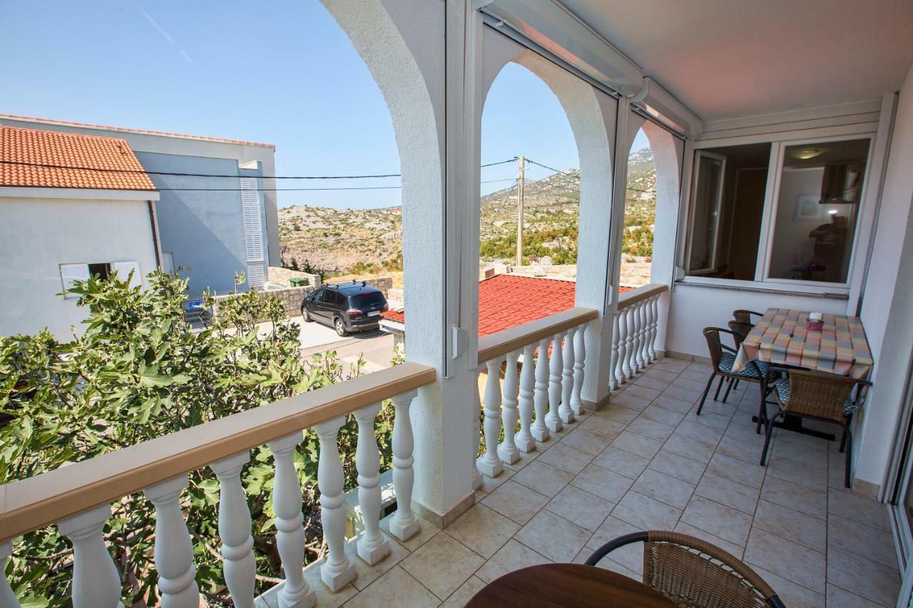 Apartmani Marijana Cesarica Bagian luar foto