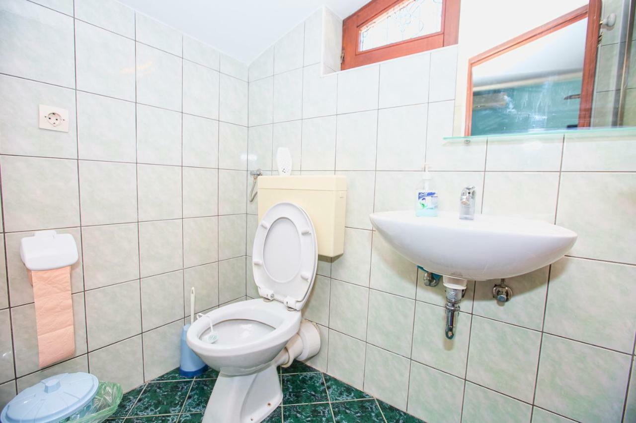 Apartmani Marijana Cesarica Bagian luar foto